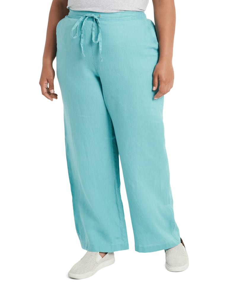 Front of a model wearing a size 1X Ella Straight Leg Linen Pant in OCEAN WAVE by Vince Camuto. | dia_product_style_image_id:261073